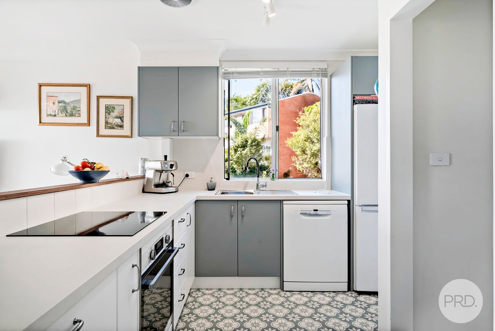 8/25 Donald Street NELSON BAY 9