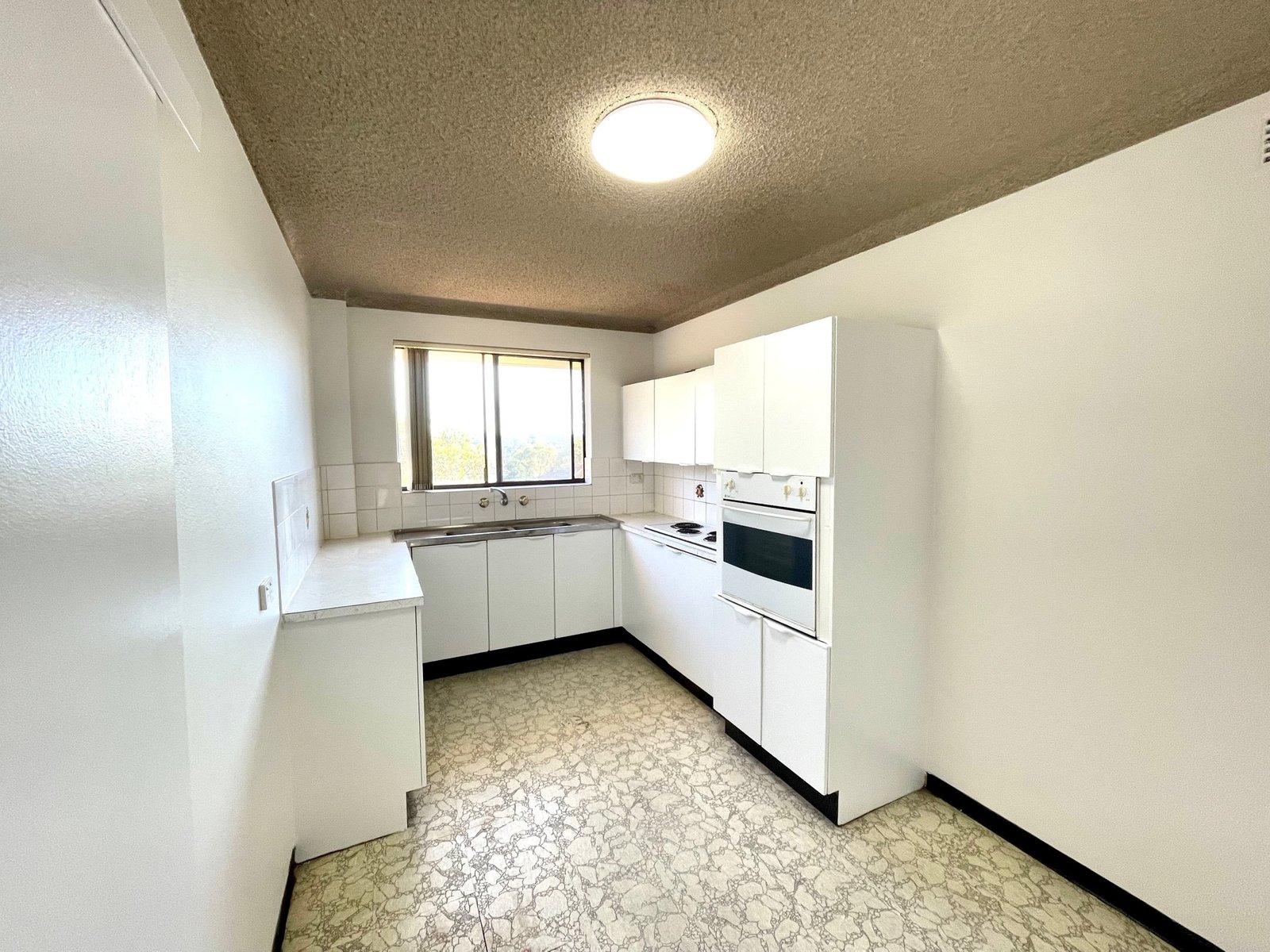 8/25 Martin Place MORTDALE 2