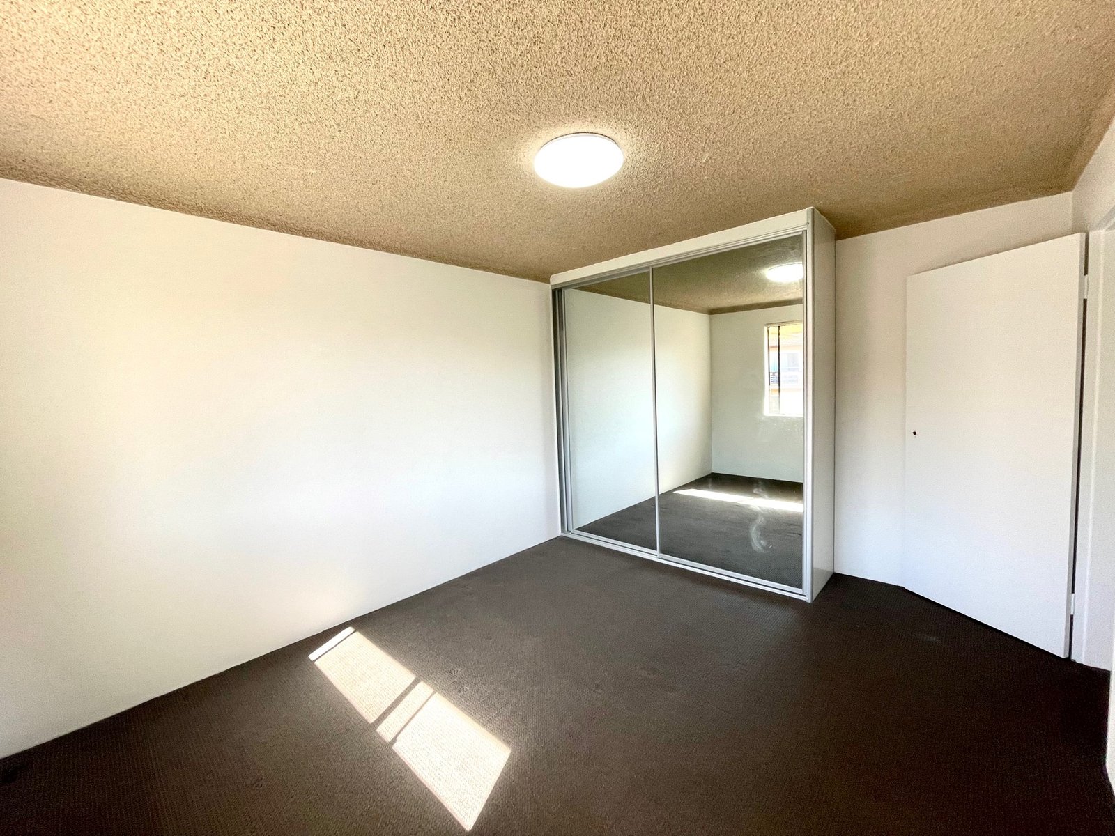 8/25 Martin Place MORTDALE 5