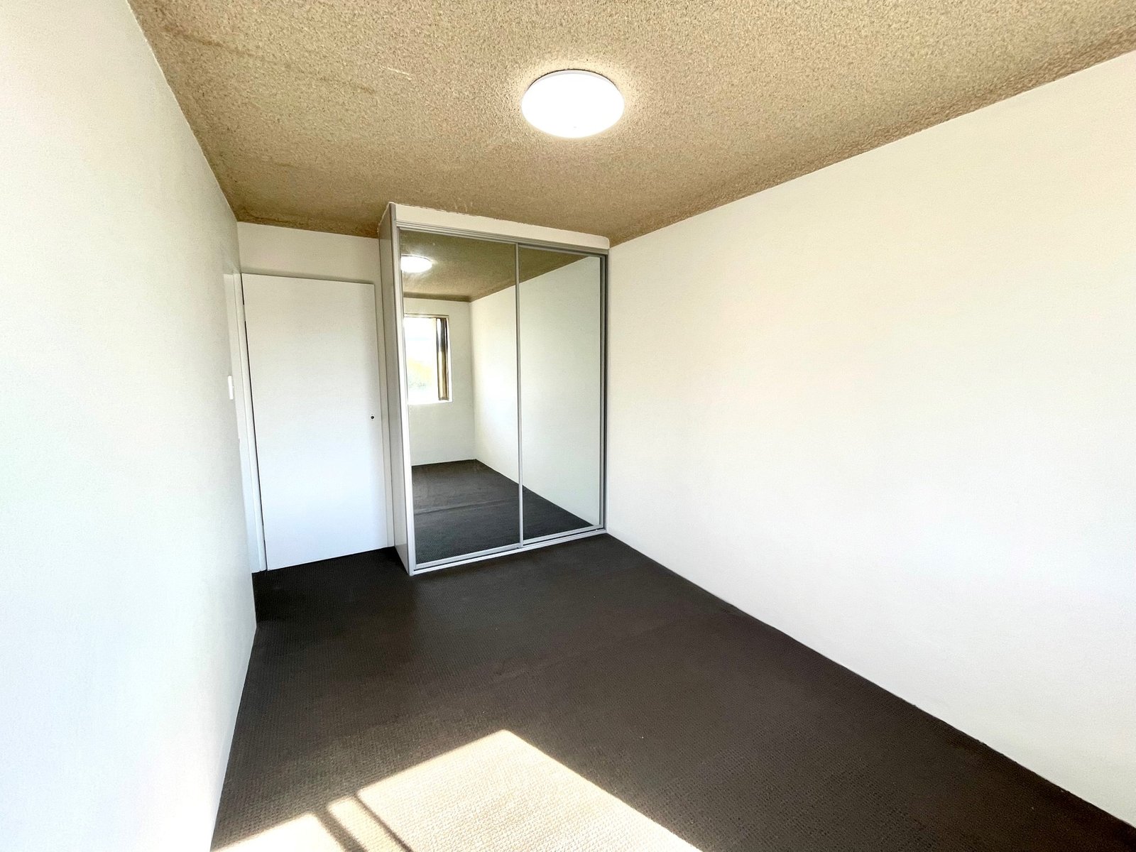 8/25 Martin Place MORTDALE 6