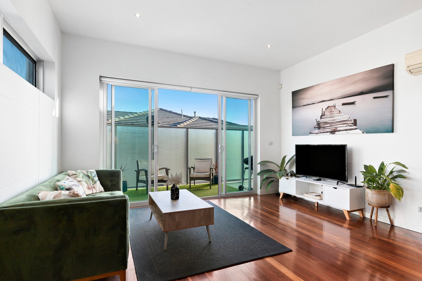 Gallery: 8/25 Nepean Highway
