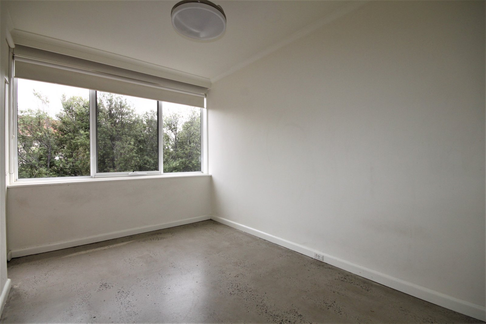 Gallery: 8/26 Charnwood Crescent