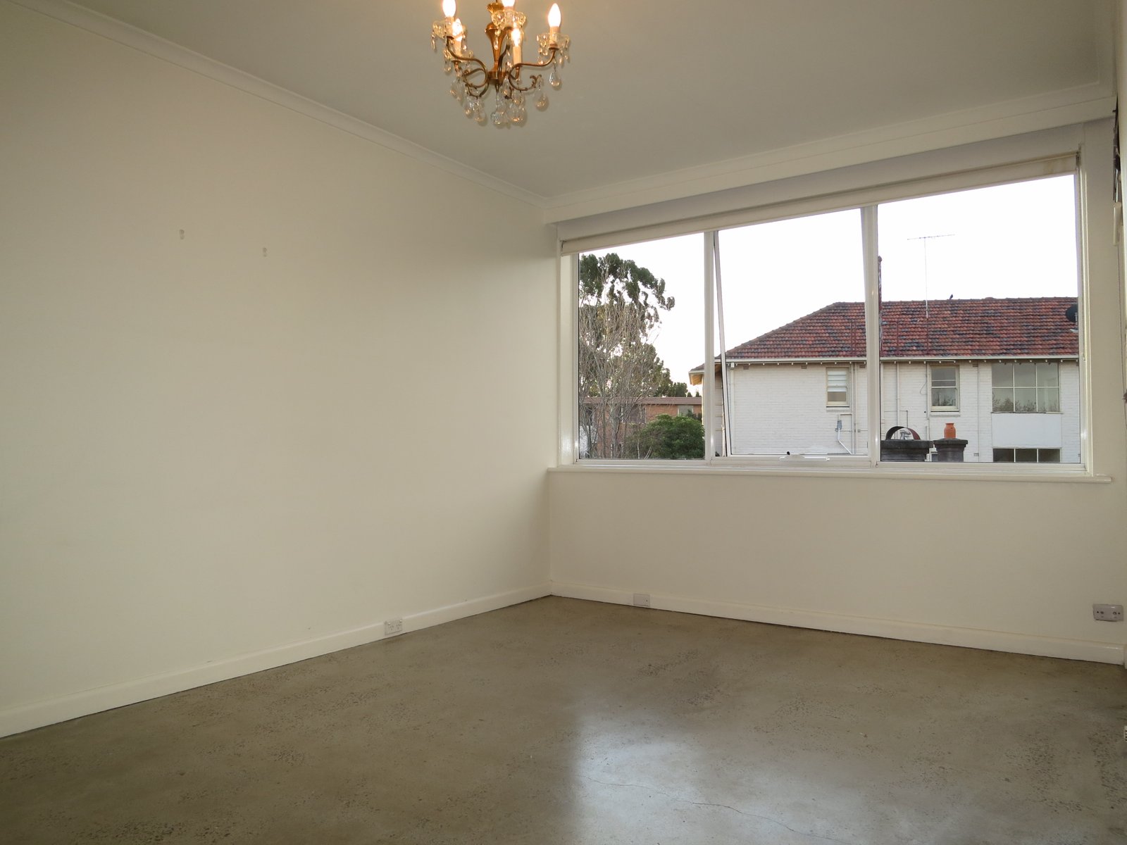 Gallery: 8/26 Charnwood Crescent