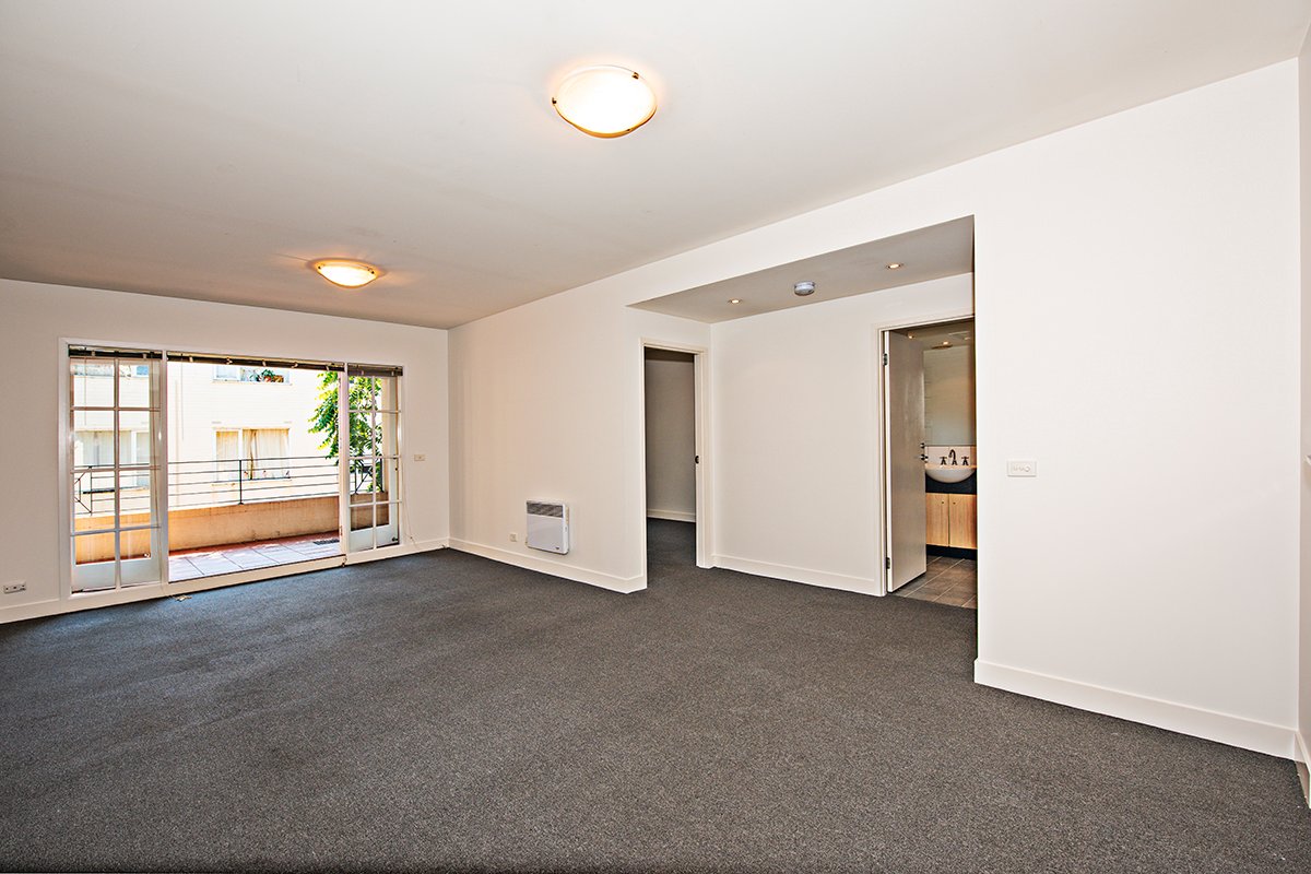 Gallery: 8/261 Dandenong Road