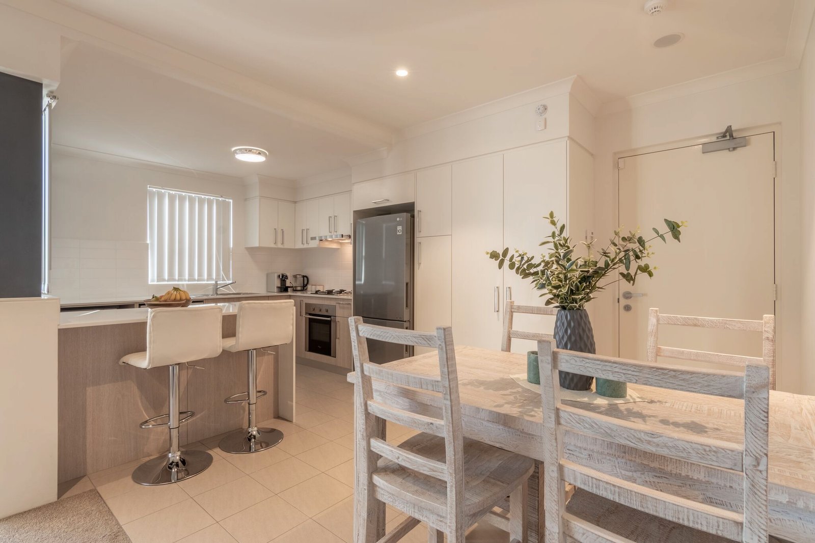 82/7 Durnin Avenue BEELIAR 3