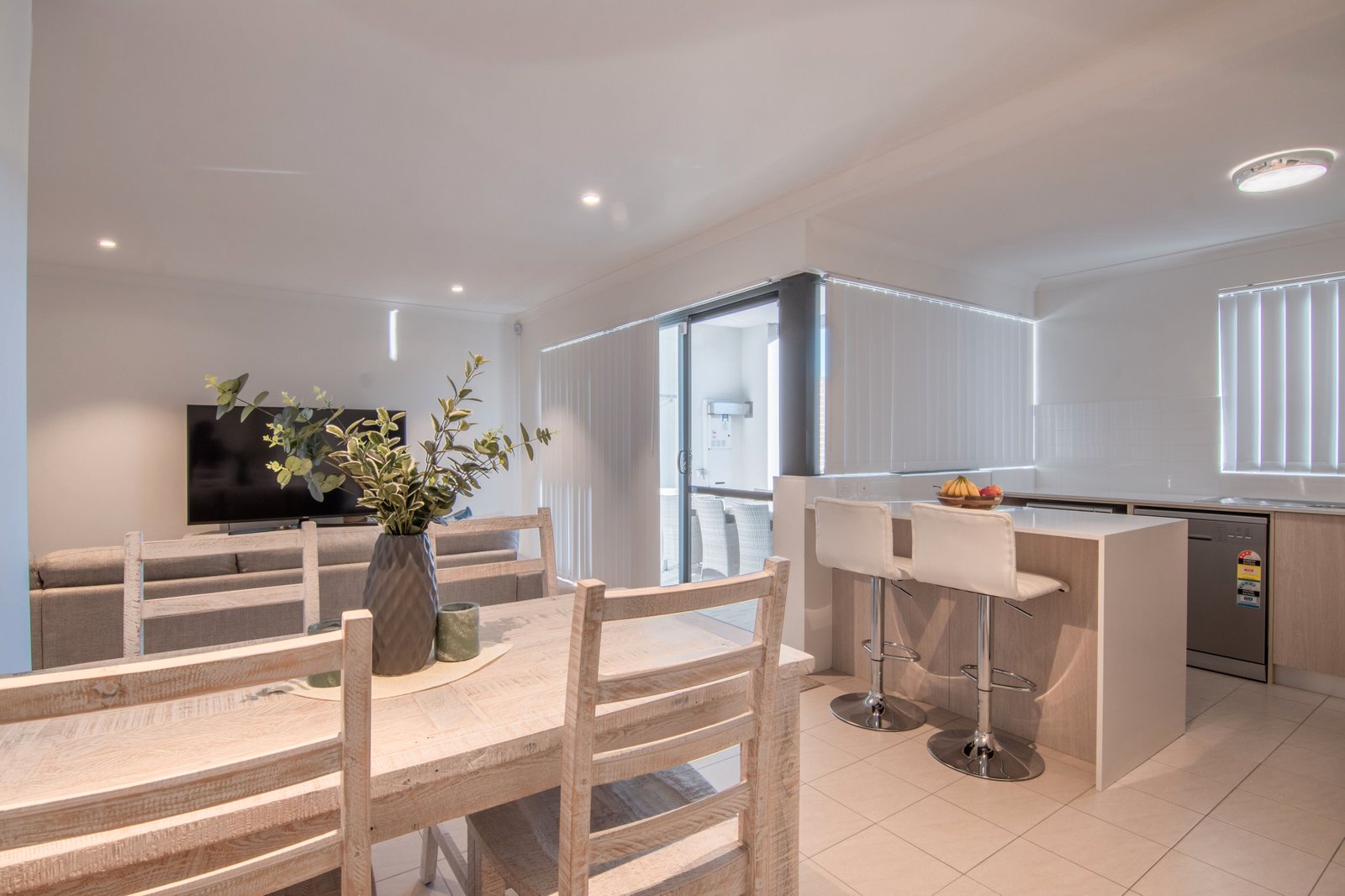 82/7 Durnin Avenue BEELIAR 4