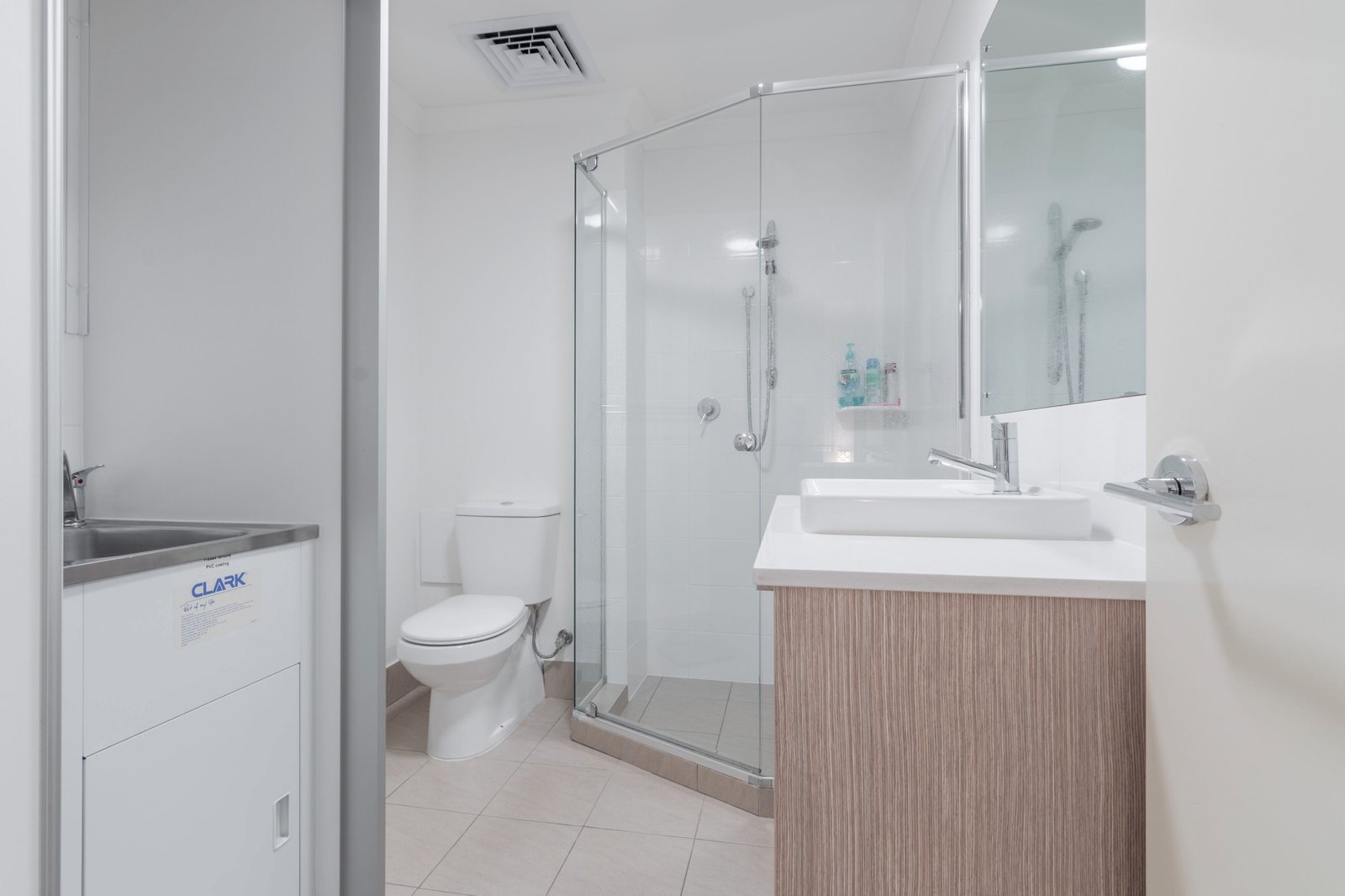 82/7 Durnin Avenue BEELIAR 9