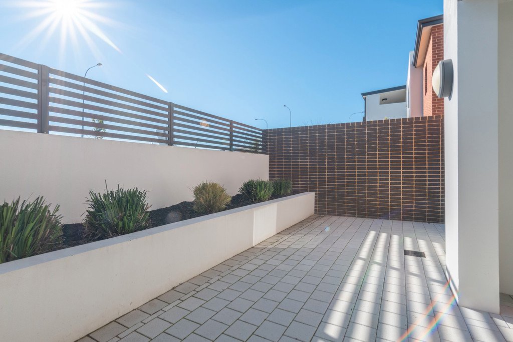 82/7 Durnin Avenue BEELIAR 12