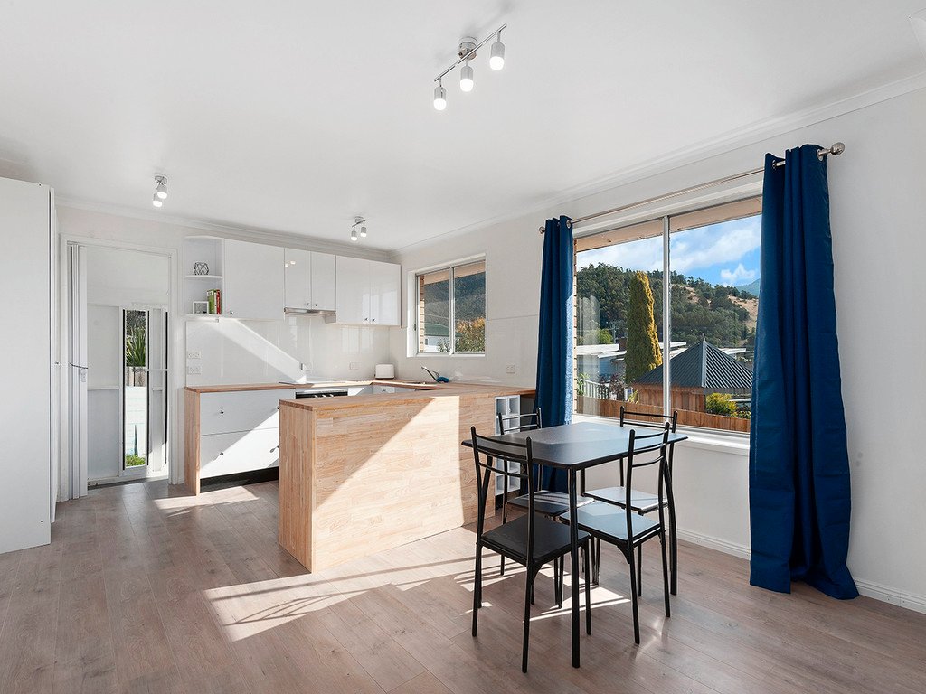 8/27 Montrose Road MONTROSE 7