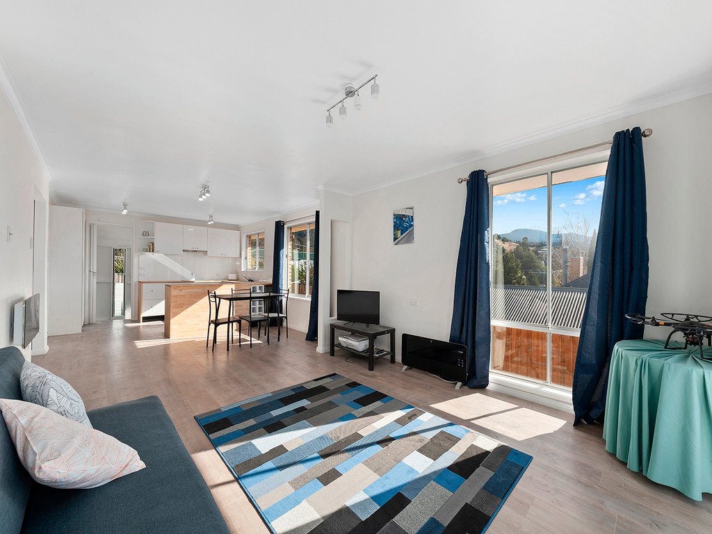 8/27 Montrose Road MONTROSE 12