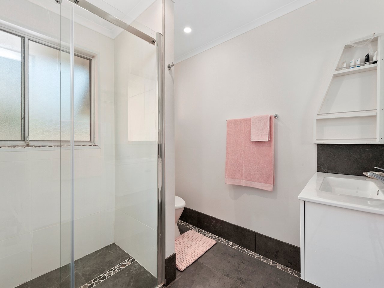 8/27 Montrose Road MONTROSE 13