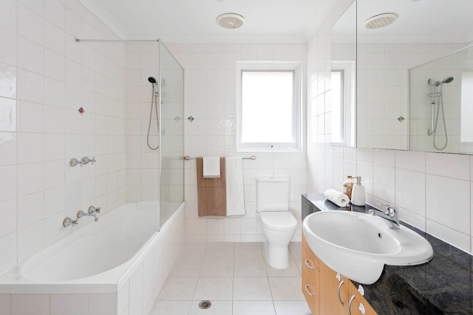 Real Estate and Property in 8/271 Balaclava Road, Caulfield North, VIC