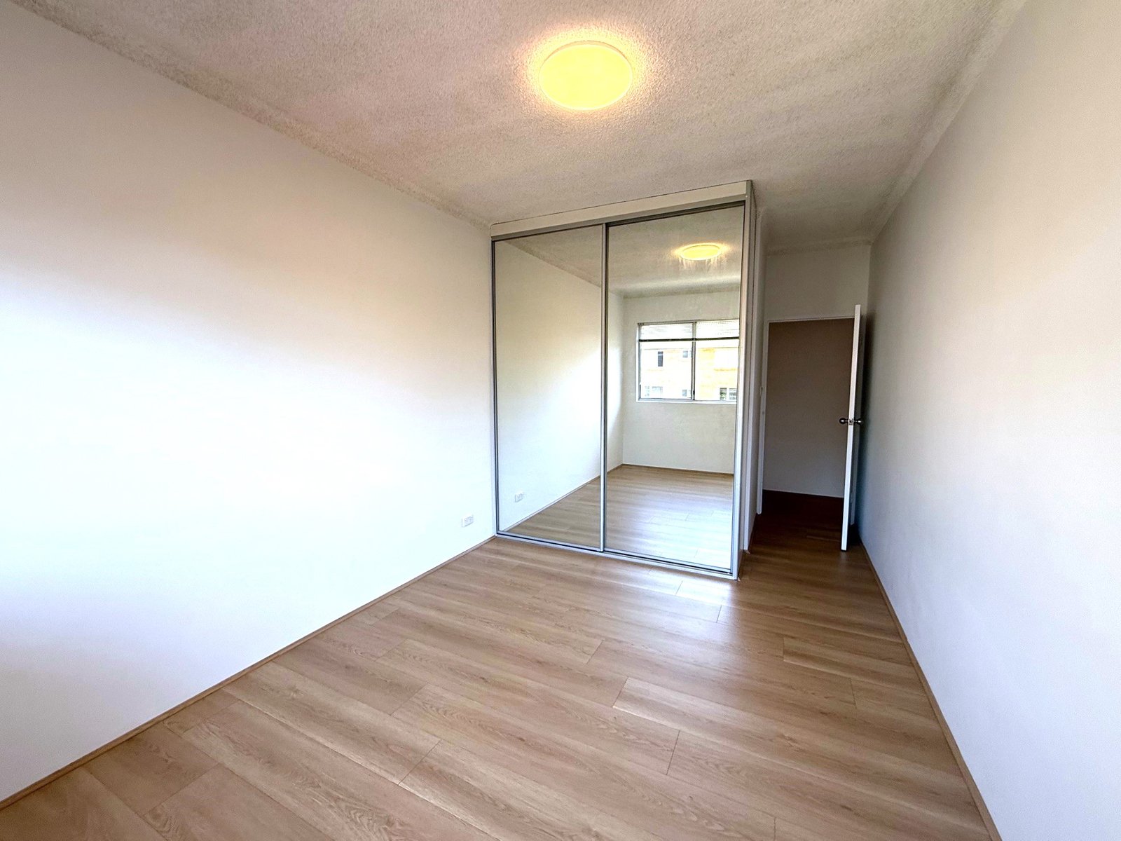 8/29-33 Robertson Street KOGARAH 5