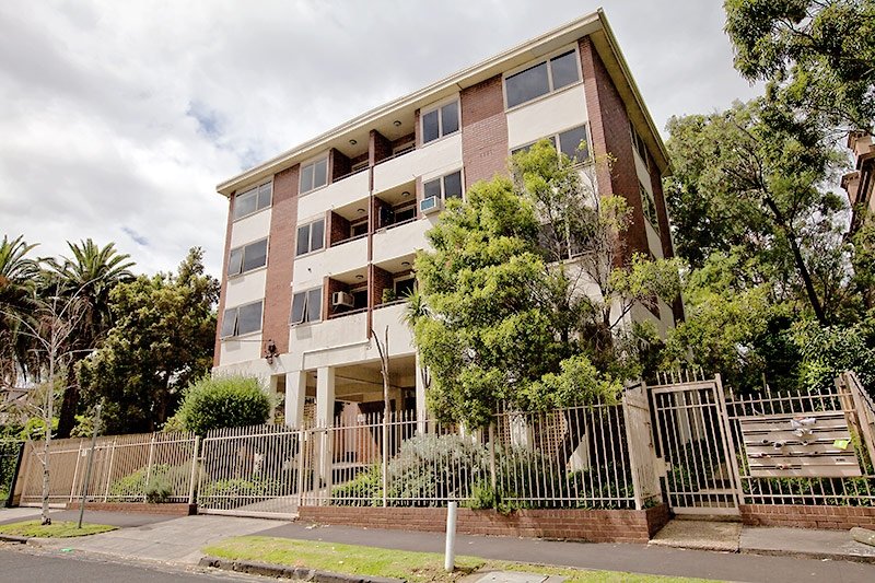 Real Estate and Property in 8/29 Dalgety Street, St Kilda, VIC