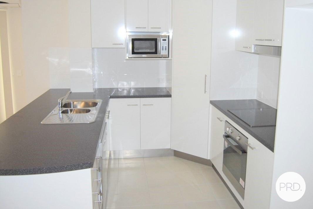 8/29 George Street SOUTHPORT 5