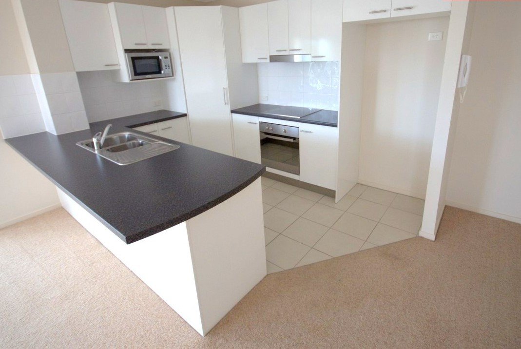 8/29 George Street SOUTHPORT 3