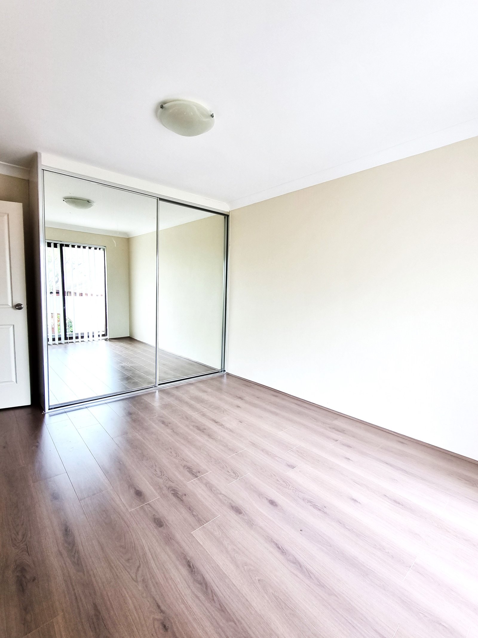 8/29 Nagle Street LIVERPOOL 3