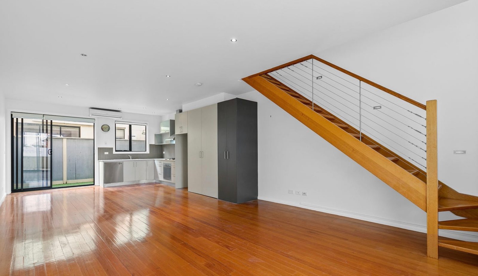 Gallery: 8/2A Simpson Street