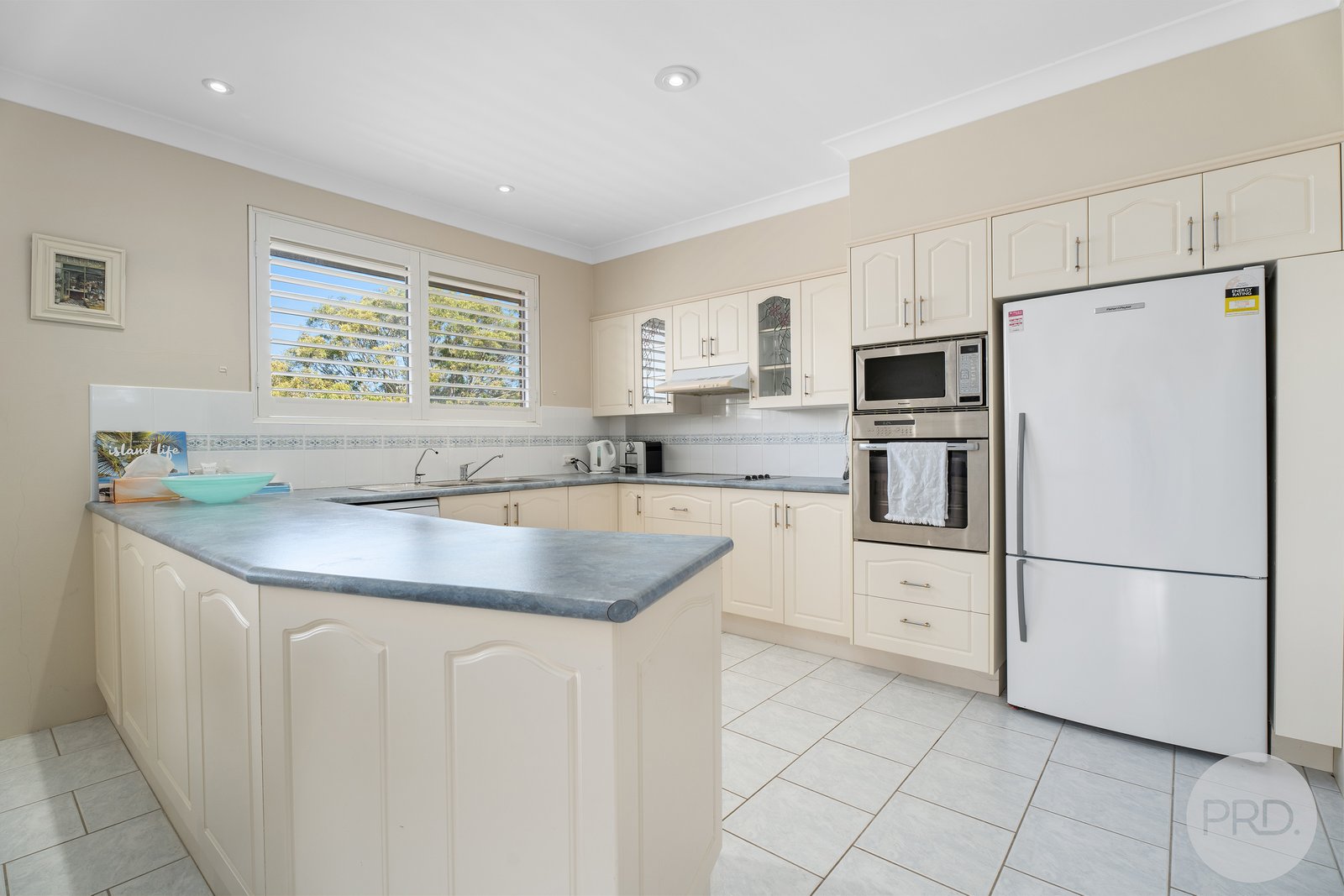 8/3-7 Columbia Close NELSON BAY 9