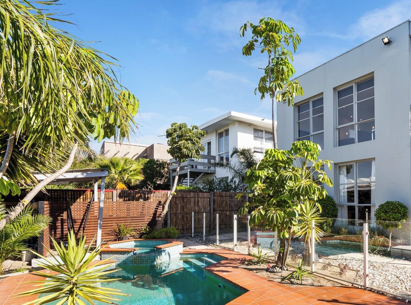 Gallery: 83 Beach Road