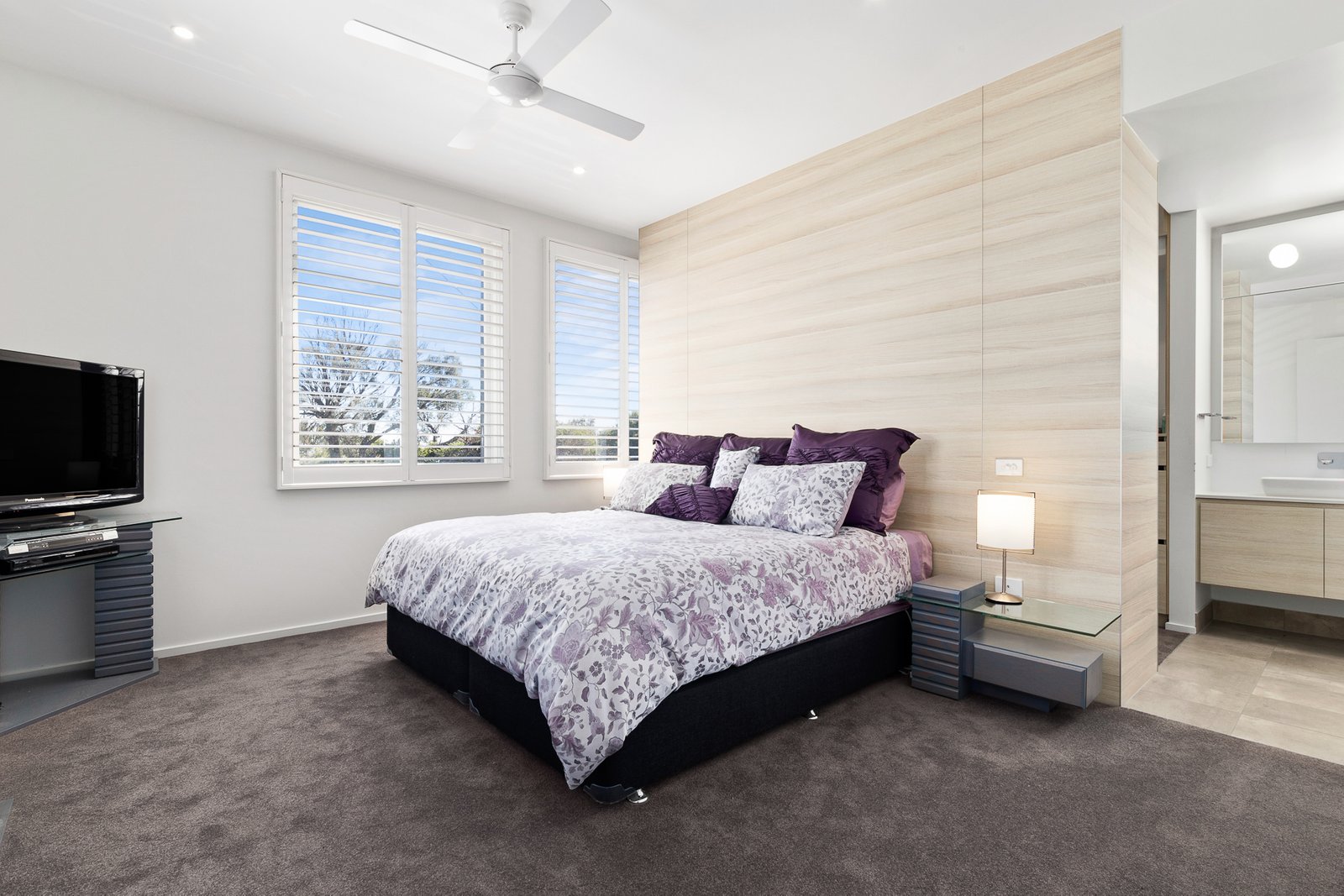 Gallery: 83 Beach Road
