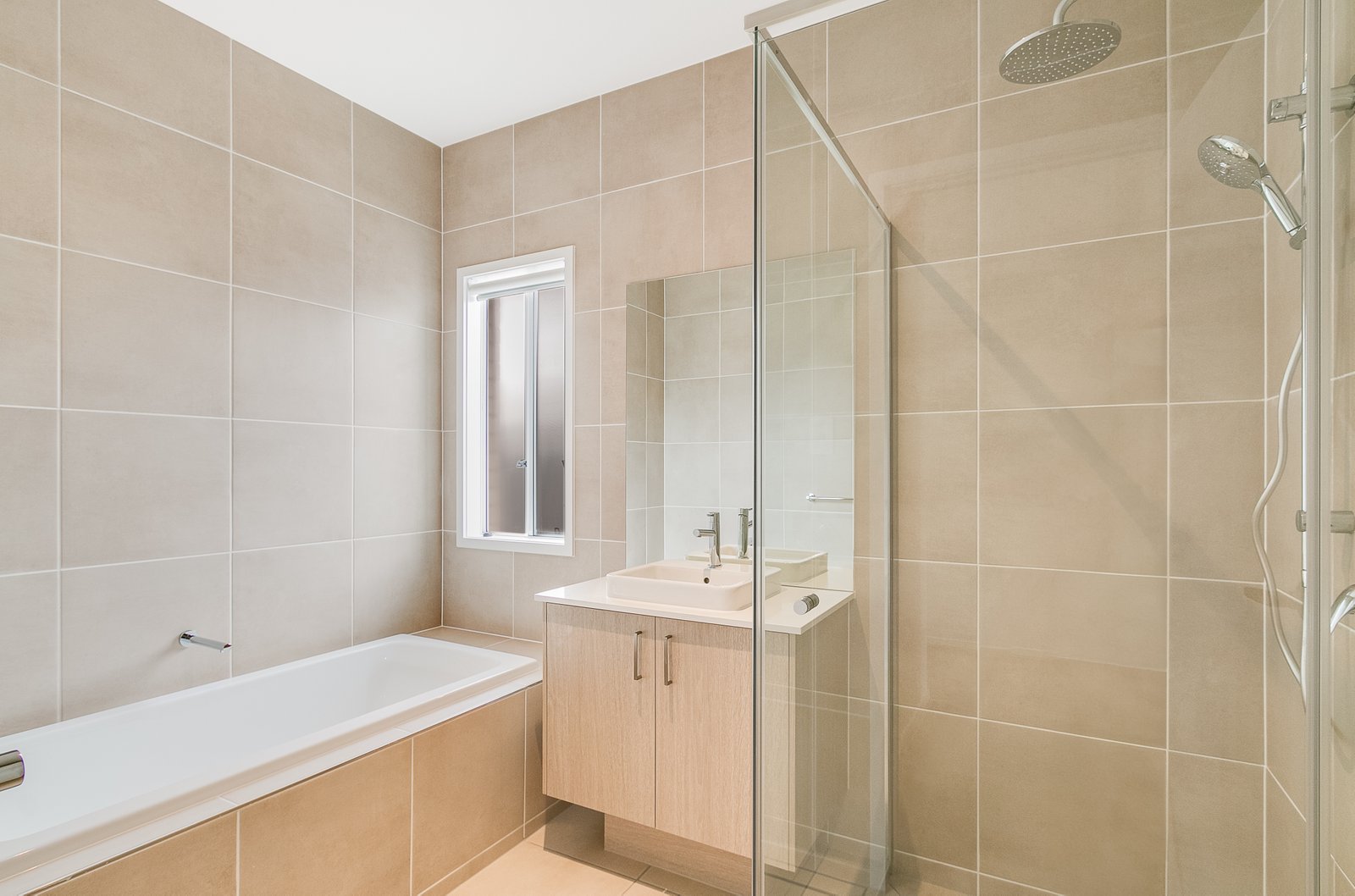 83 Bowen Loop CUDGEN 9