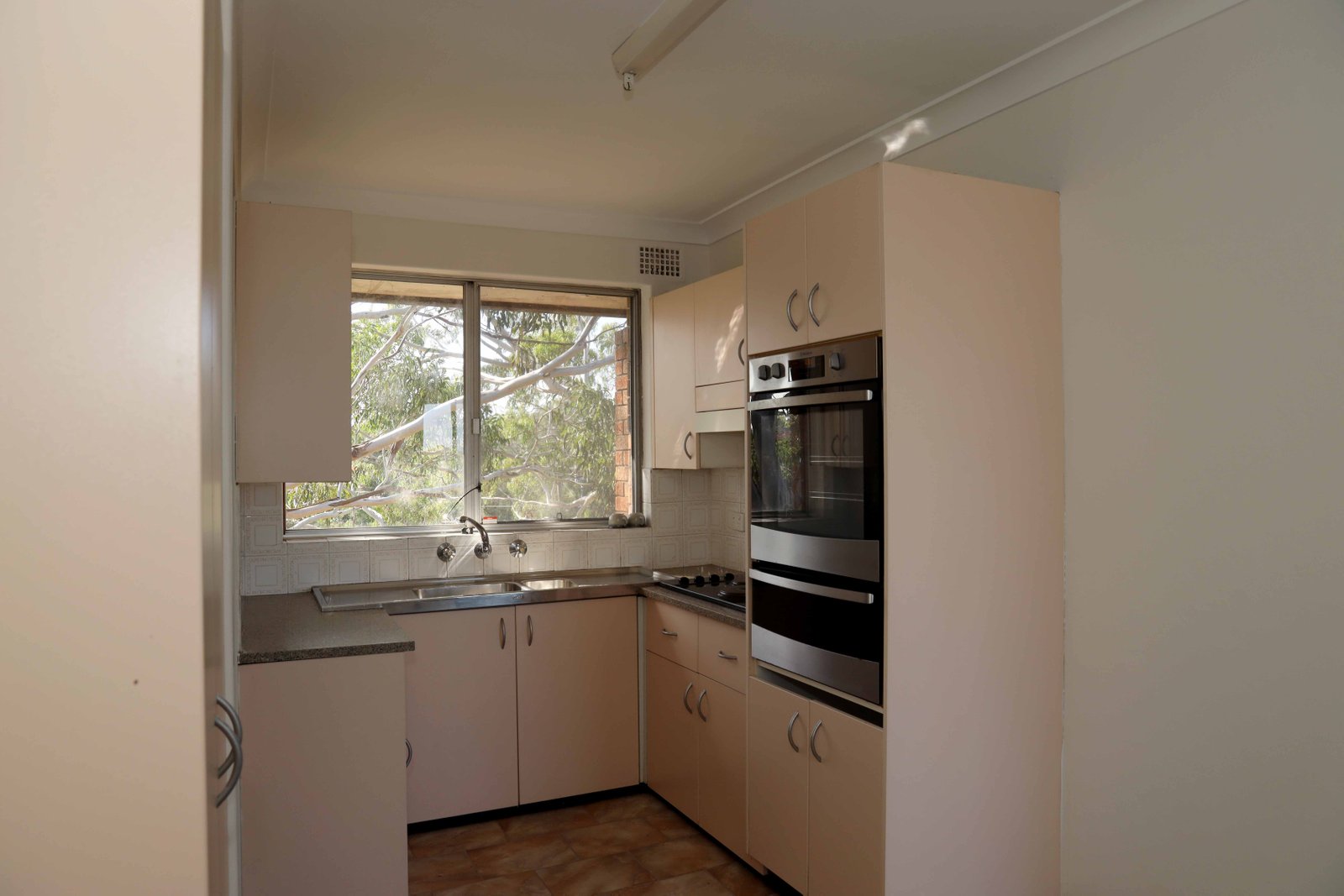 8/3 Bryant Street NARWEE 2