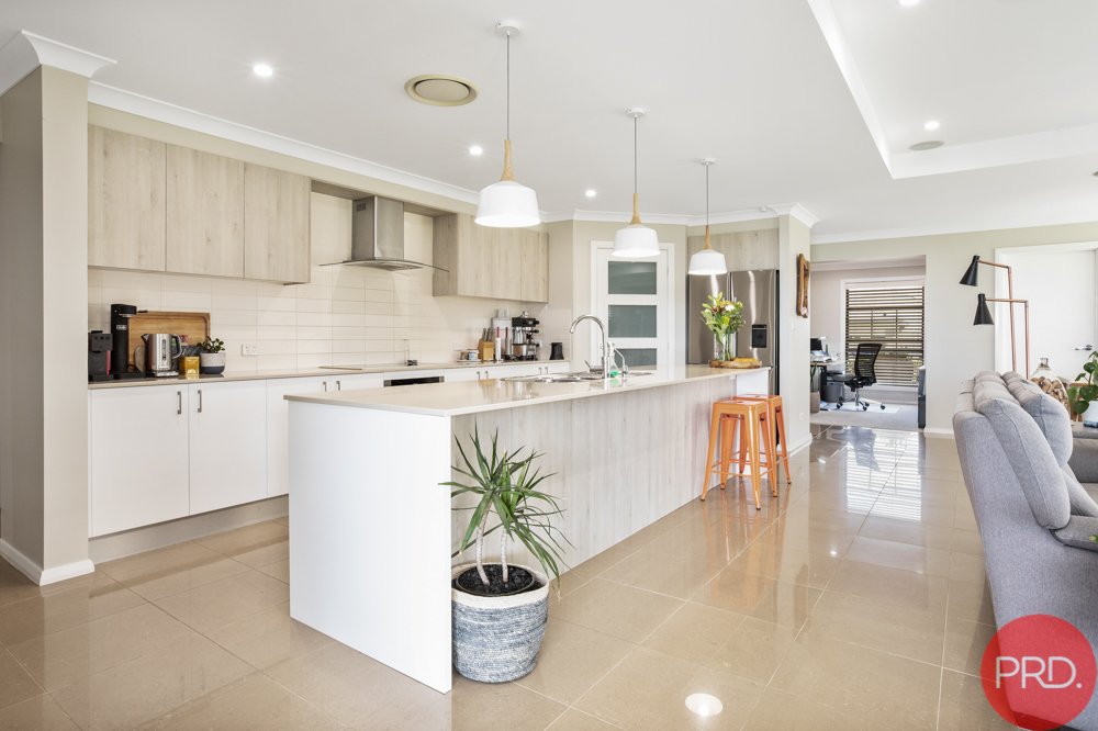 83 Canterbury Drive RAWORTH 7