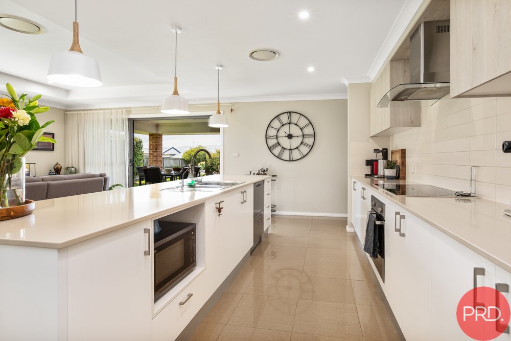 83 Canterbury Drive RAWORTH 9