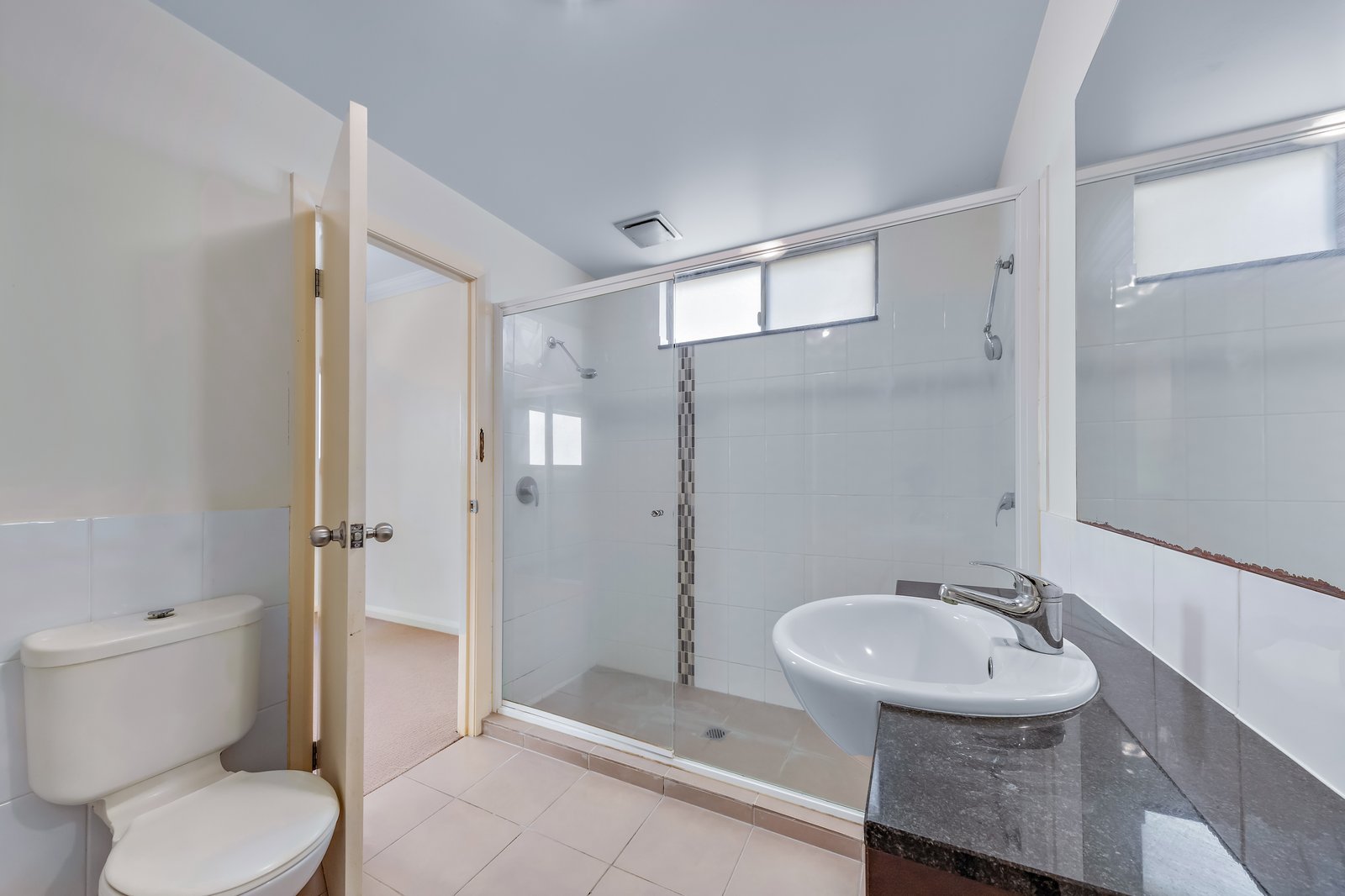 8/3 Deloraine Close CANNONVALE 8