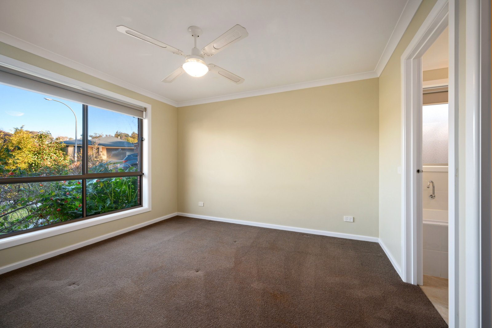 83 Dunne Crescent THURGOONA 5