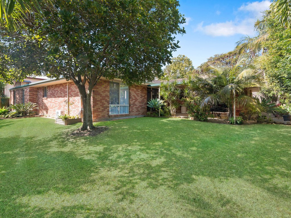 83 Dutton St  COOLANGATTA 1