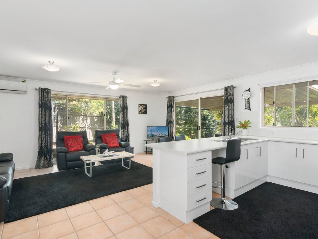 83 Dutton St  COOLANGATTA 3