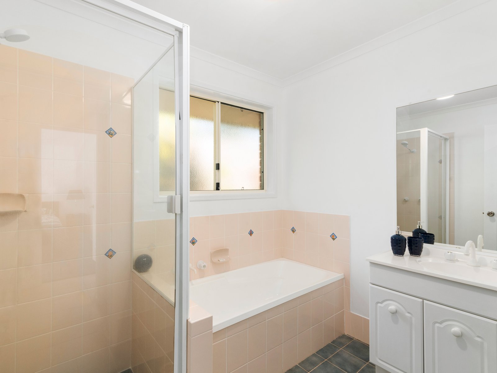 83 Dutton St  COOLANGATTA 9