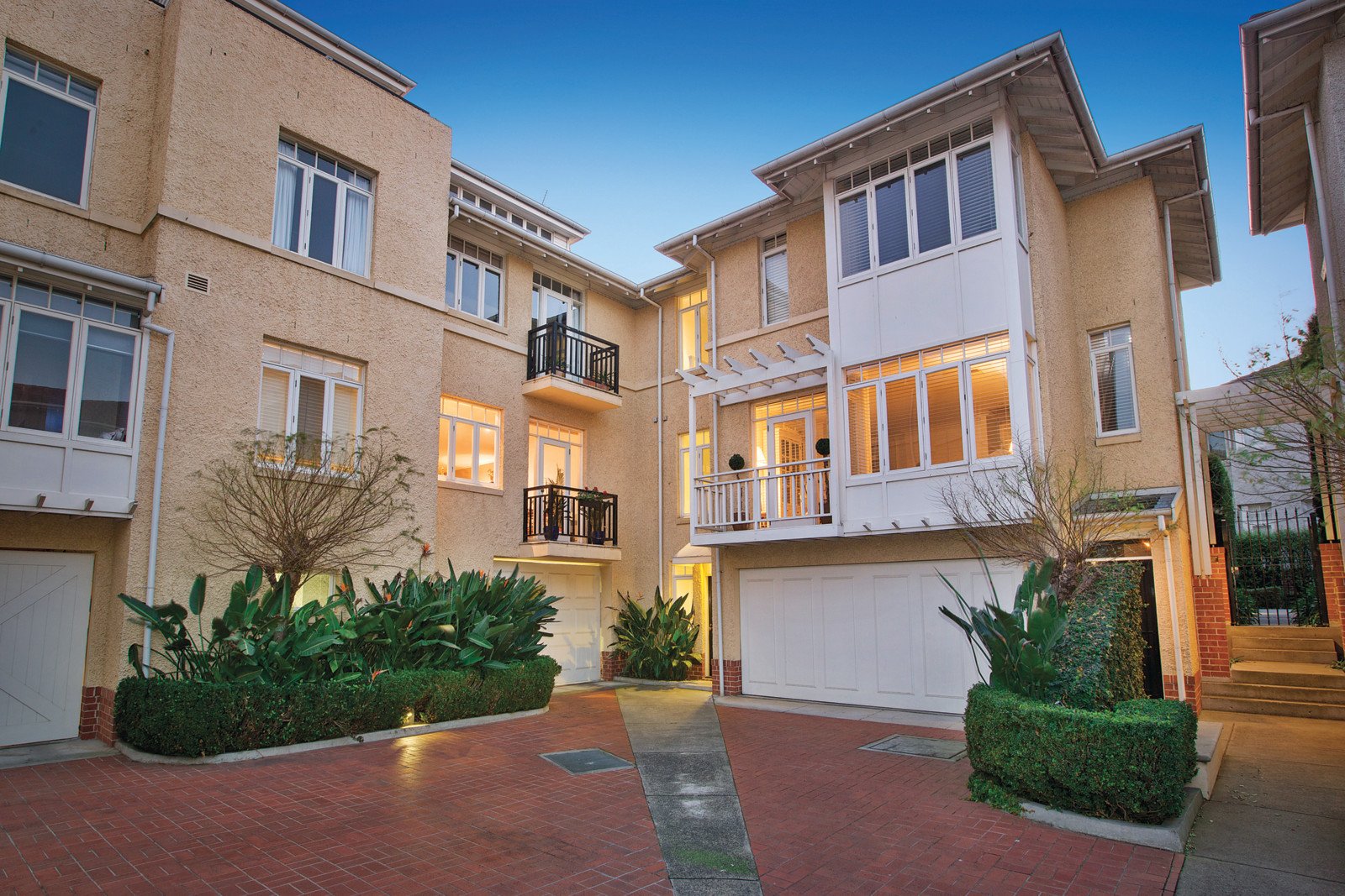 83 Esplanade East 