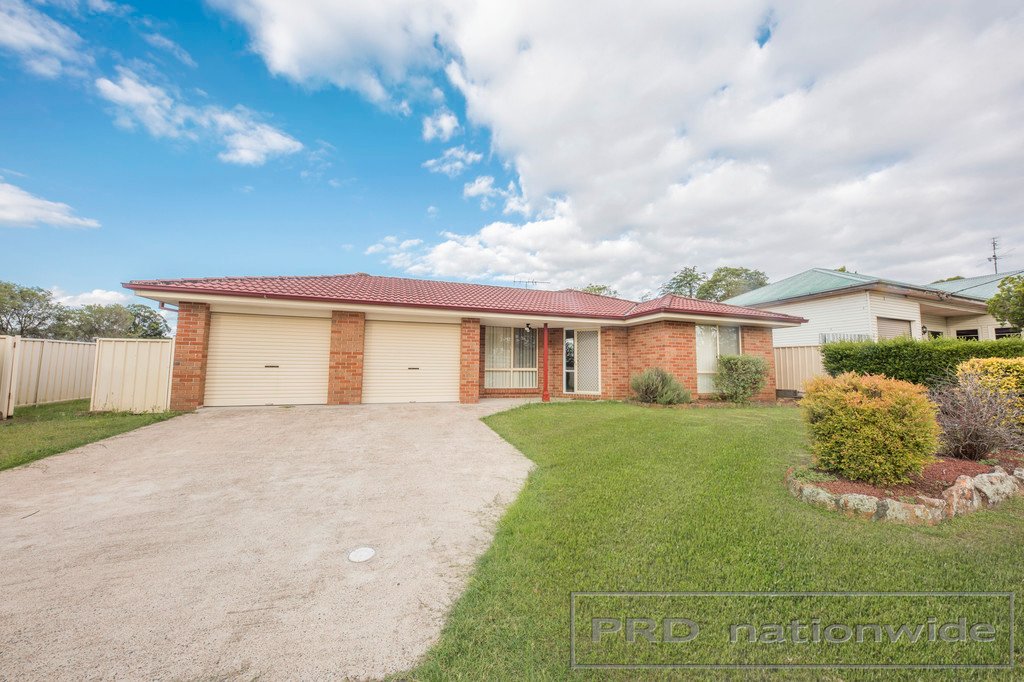 83 High Street GRETA 13