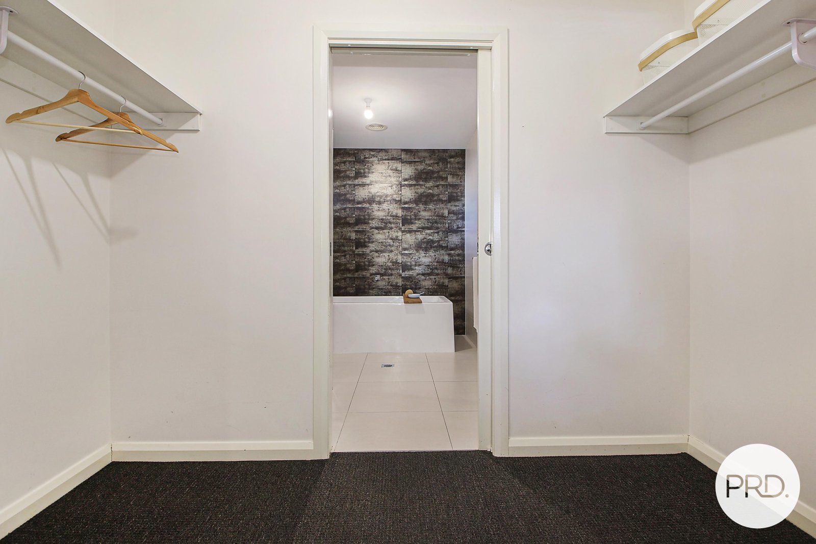 83 Jacaranda Street WEST ALBURY 9