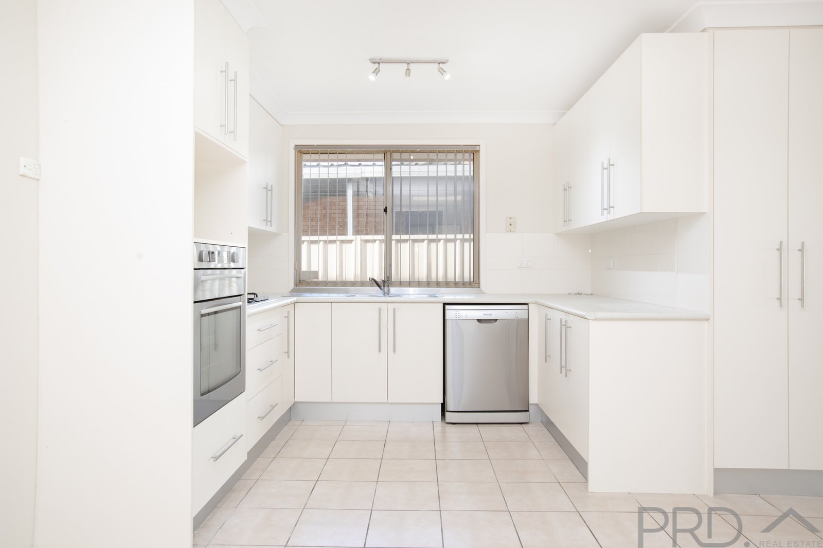 83 John Arthur Avenue THORNTON 5