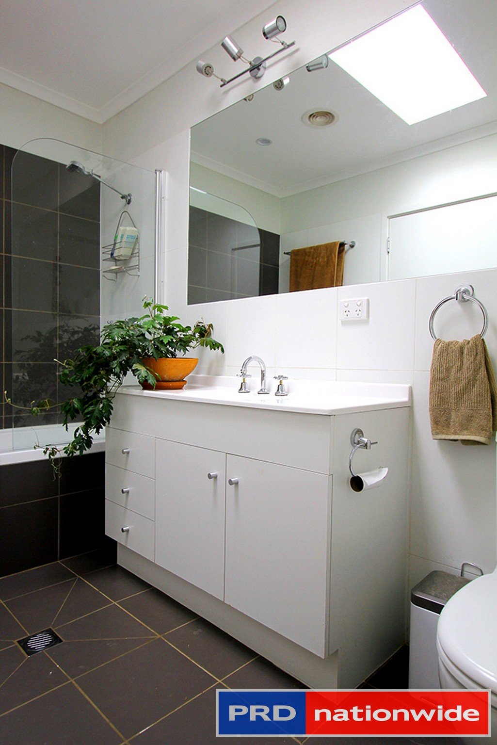 83 Malbon Street BUNGENDORE 11