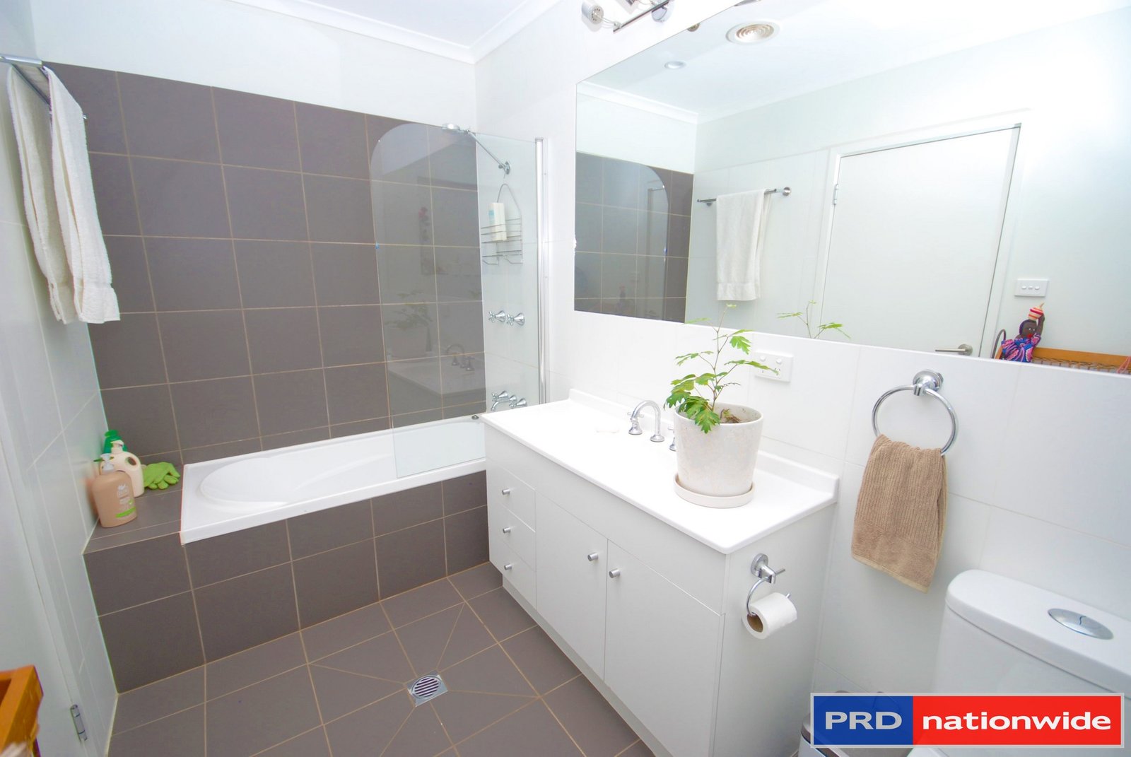 83 Malbon Street BUNGENDORE 12