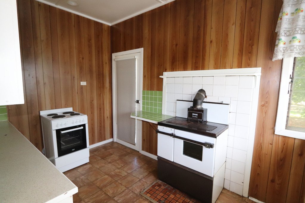 83 Murray St  TUMBARUMBA 9