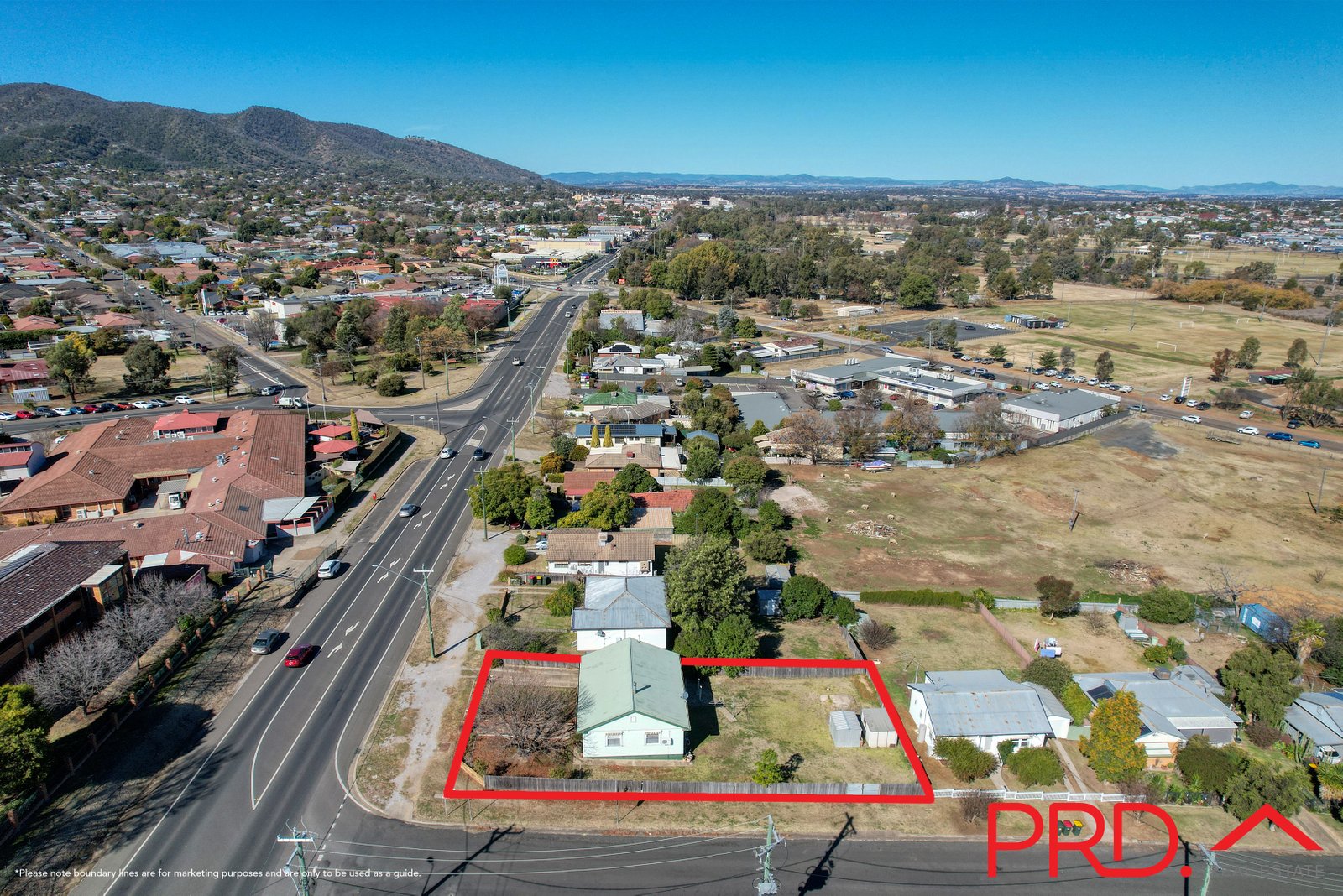 83 Peel Street TAMWORTH 13