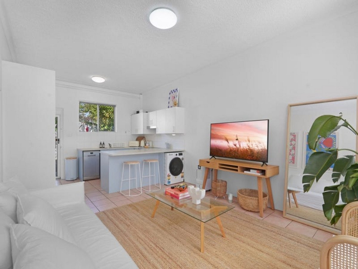 8/3 Redondo Avenue MIAMI 1