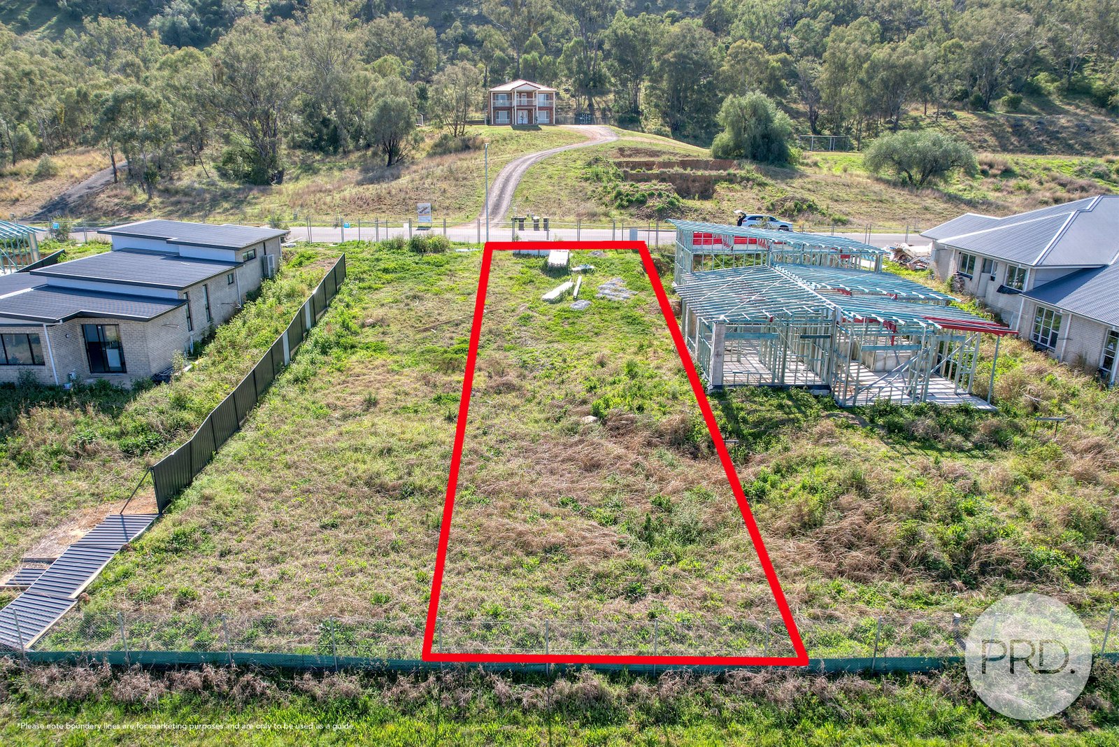 83 Valley Drive TAMWORTH 7