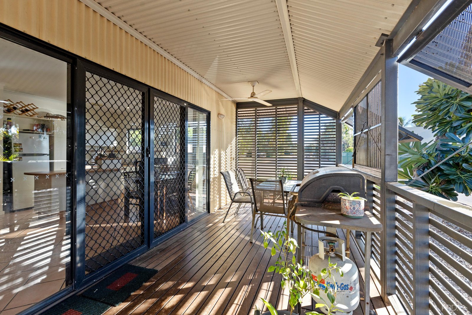 8/3 Whimbrel Street DJUGUN 2