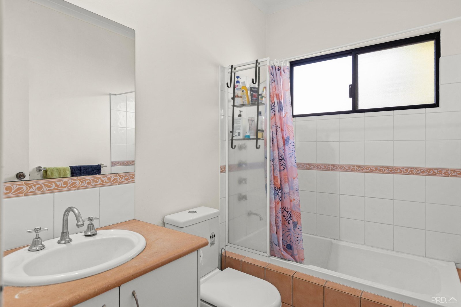 8/3 Whimbrel Street DJUGUN 9