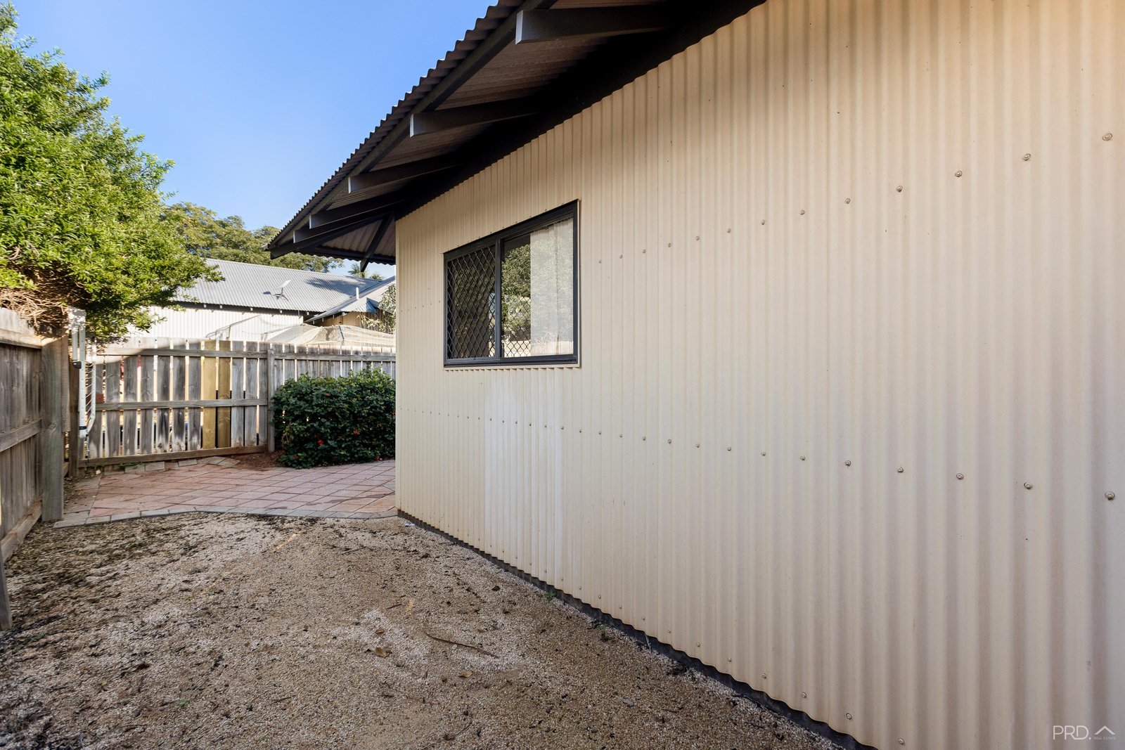 8/3 Whimbrel Street DJUGUN 15