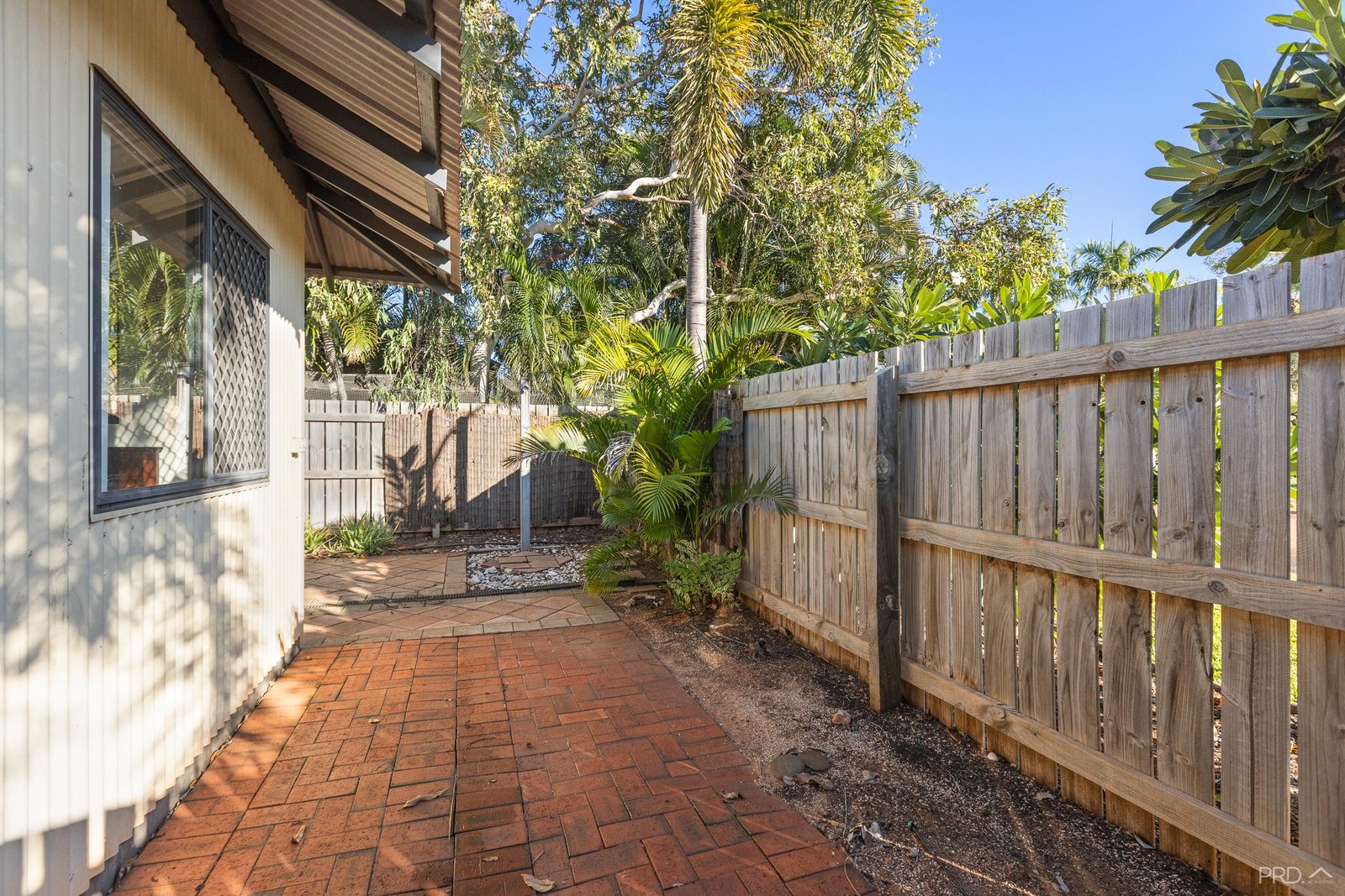 8/3 Whimbrel Street DJUGUN 16