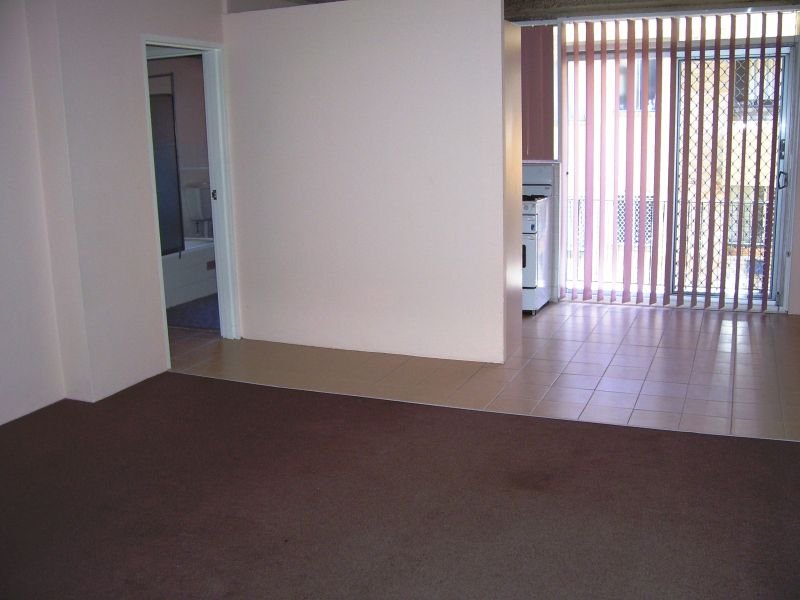 8/30 Brittain Crescent HILLSDALE 2
