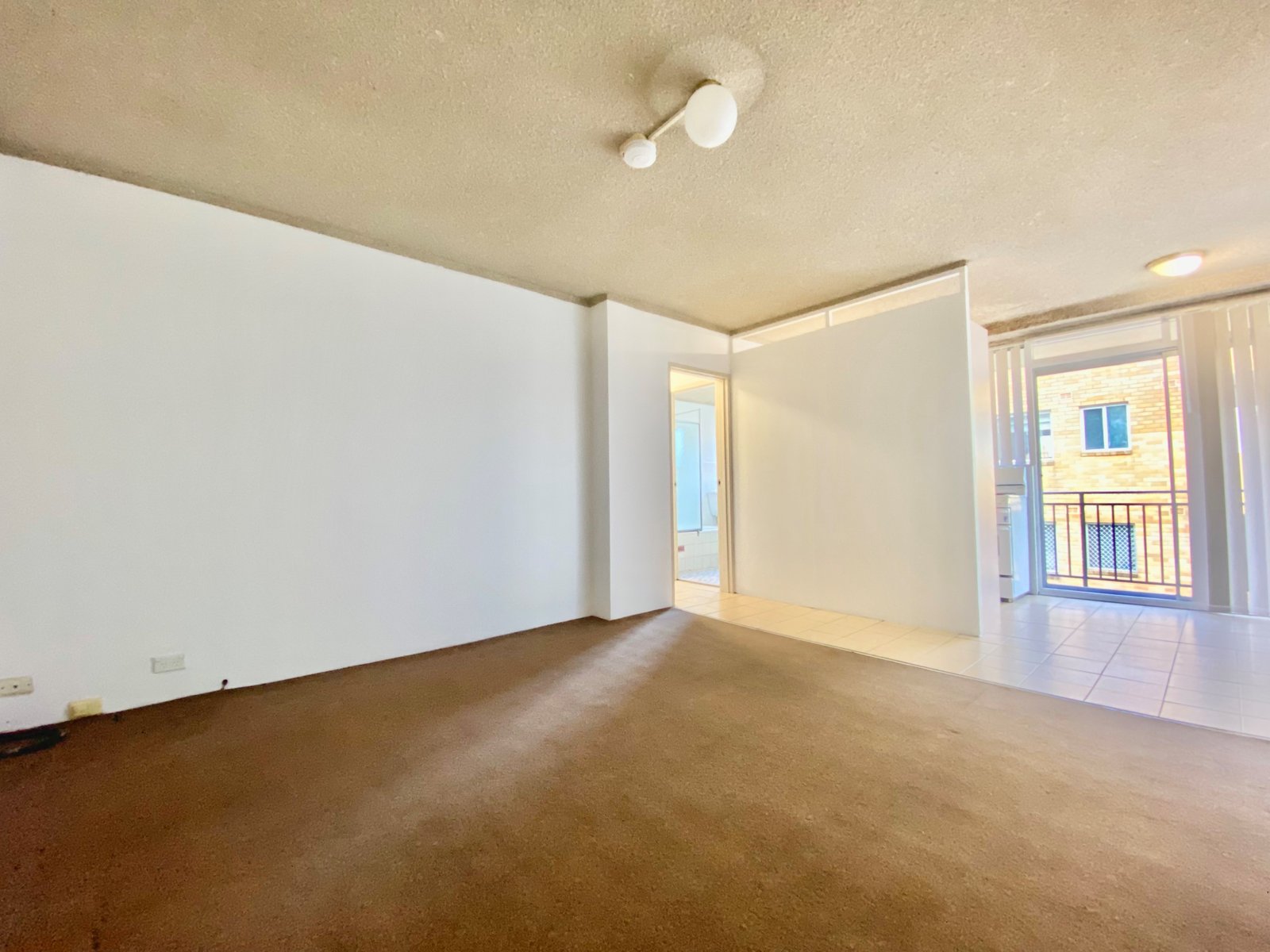 8/30 Brittain Crescent HILLSDALE 2